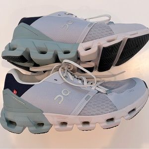 COPY - OnCloud Cloudflyer 4 Nimbus/Cobble. Size 9. Excellent Condition.